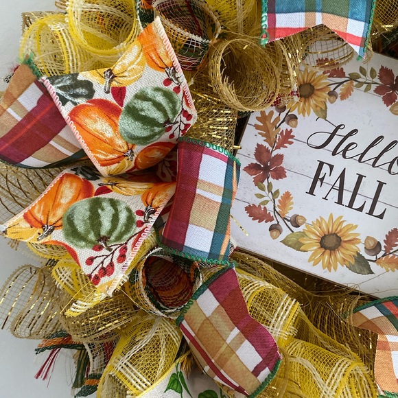 Fall Wreath Hello Fall Hand Crafted - Picture 3 of 5